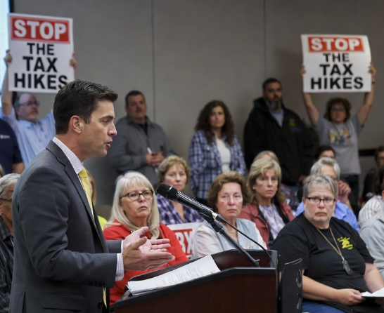 Controversy Erupts Over Loudoun County Teachers’ Union Contract Clause Amid Fears of Diminished Oversight and Taxpayer Burden